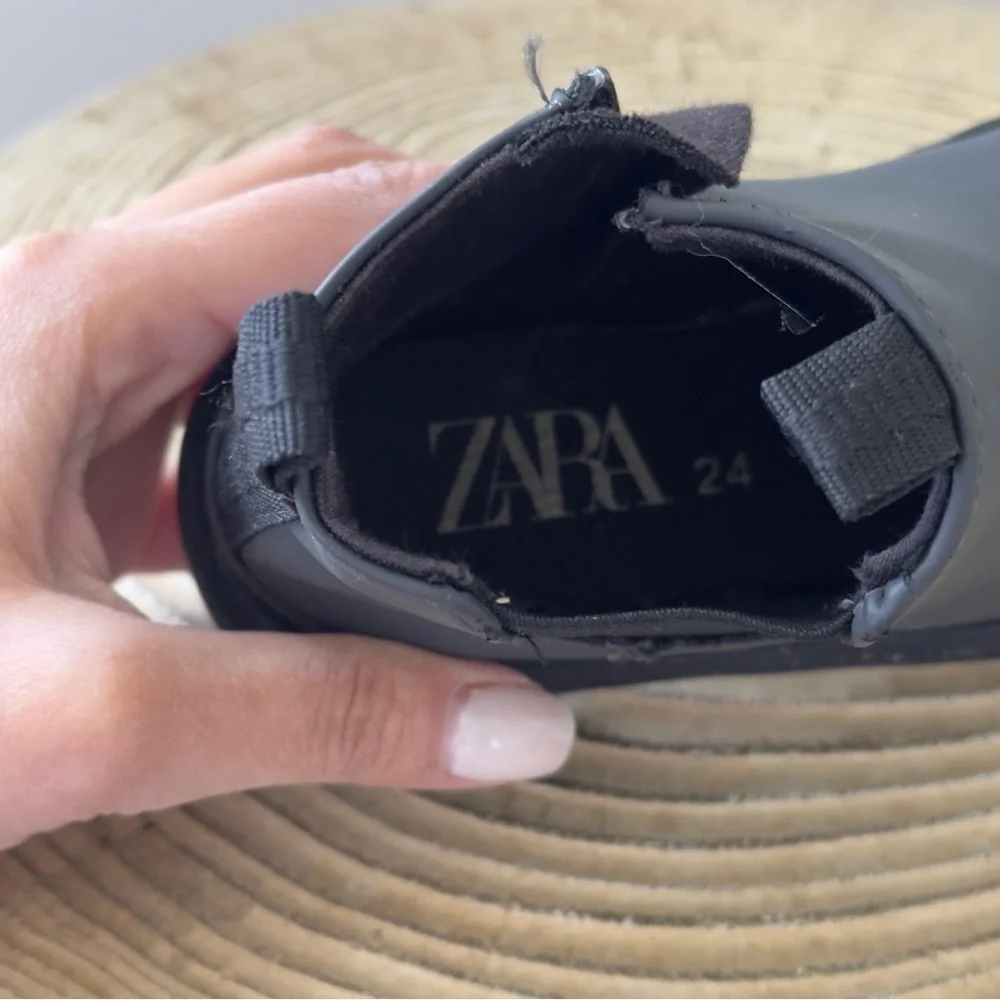 Zara Gray and Black Ankle Toddler Boots EU 24/7.5 US